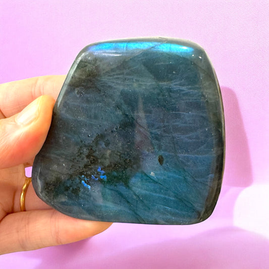 A Grade Labradorite Free From (de)