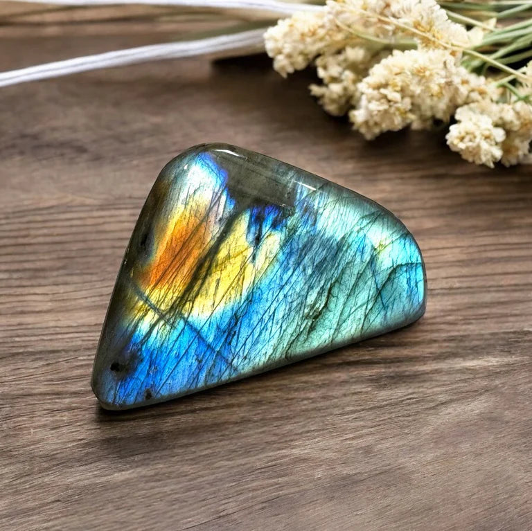 A Grade Labradorite Free From (cf)