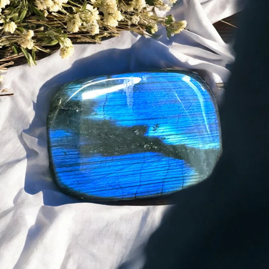 A Grade Labradorite Free From (rr)