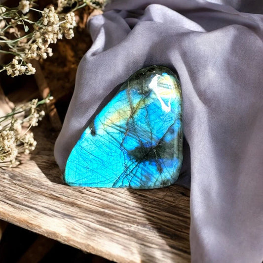 A Grade Labradorite Free From (yy)