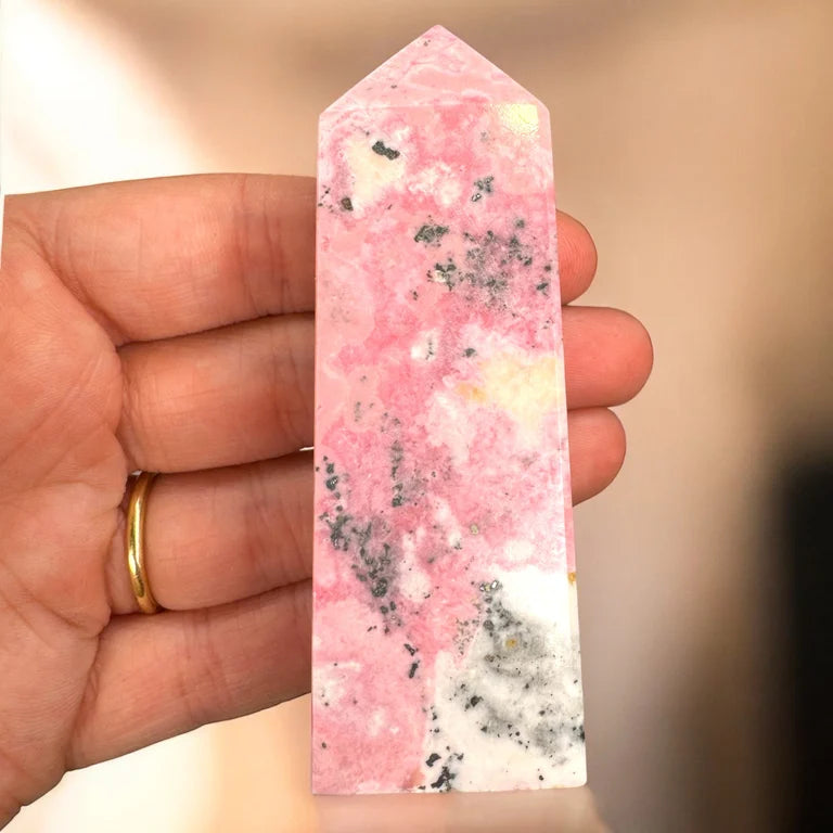 Rhodonite Point (a.)